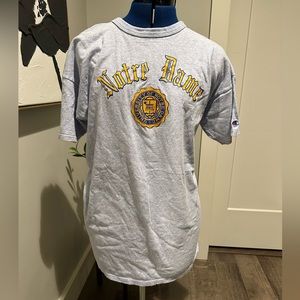 Vintage 70s T-shirt Notre Dame Fighting Irish University ND crest ncaa college